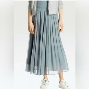Uniqlo Chiffon Pleated Skirt Size XS